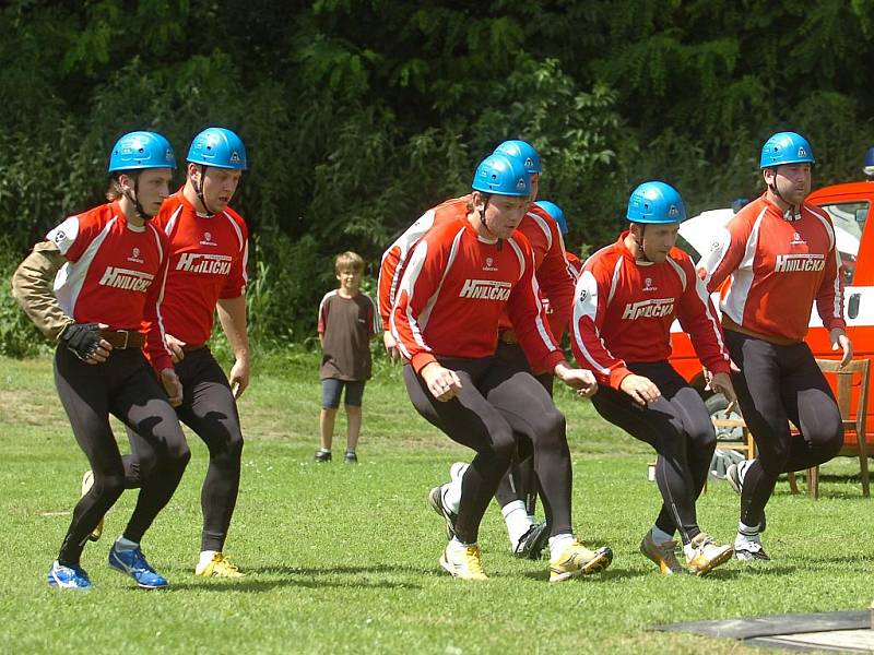 Sbory dobrovolných hasičů se utkaly v požárním sportu v sobotu na Močovické proudnici.