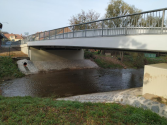 V Močovicích byl dokončen nový most přes potok Klejnarka.