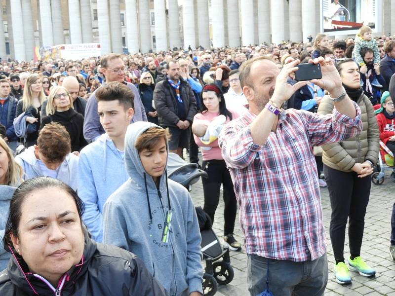 Také poutníkům z Čáslavi splnil papež František slib.