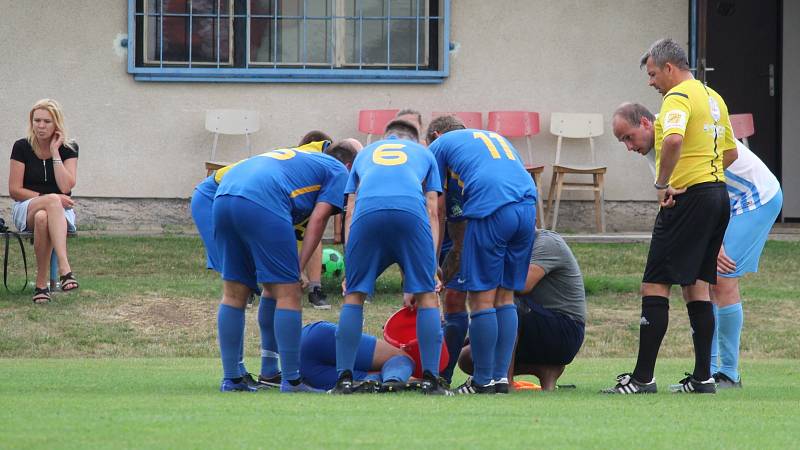 Z osmifinále Poháru Okresního fotbalového svazu Kutná Hora: SK 1933 ČUS Nové Dvory - SK Zbraslavice 8:0 (5:0).