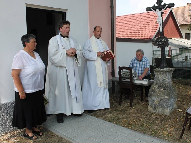 Setkání rodáků v rámci 600. výročí první zmínky o Újezdci 26. července 2014.