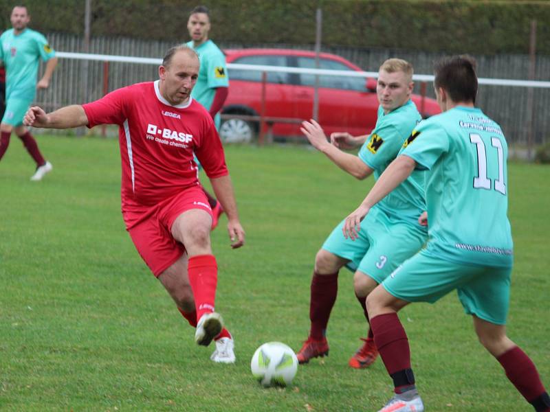 Fotbalová III. třída: TJ Sokol Červené Janovice - SK Kluky 7:1 (1:1).