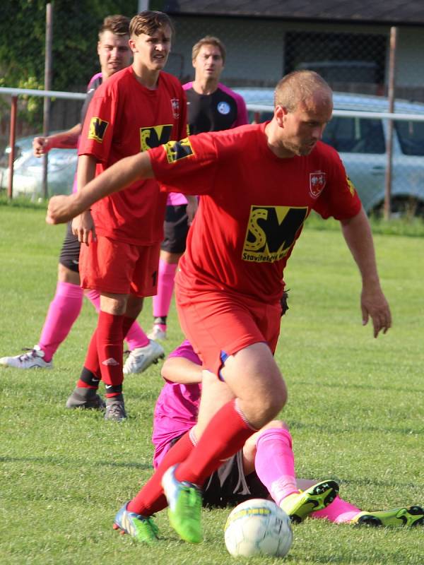 První kolo Poháru Okresního fotbalového svazu Kutná Hora: TJ Sokol Červené Janovice - TJ Sokol Kaňk 3:2 (3:2).