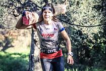 Martina Fabiánová na trati MS Spartan Trifecta 2018 v řecké Spartě.