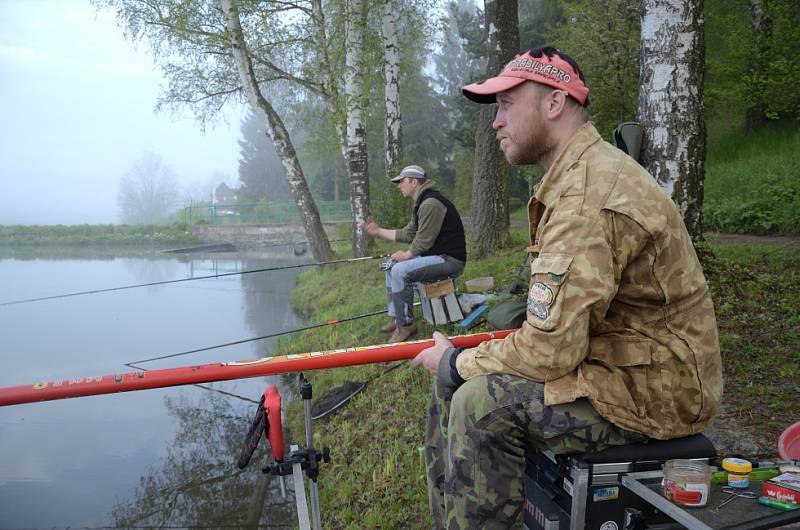 U Nového rybníka ve Zbraslavicích se konaly rybářské závody.