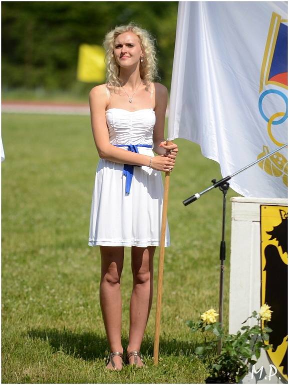 Zuzana Hejnová pomohla zahájit Městské hry 6. olympiády dětí a mládeže v Kutné Hoře, 12. června 2014.