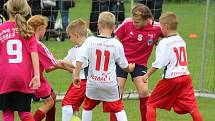 Z fotbalového turnaje mladších přípravek v Tupadlech: FK Čáslav dívky - TJ Star Tupadly 9:1.