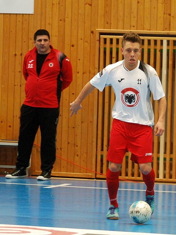 19. kolo ChFL: FC Benago Zruč n. S. - SAT-AN Kladno 6:0, 27. února 2013.