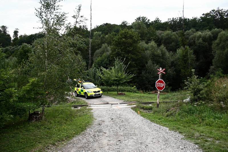 Dopravní nehoda na nechráněném železničním přejezdu v Hodkově.