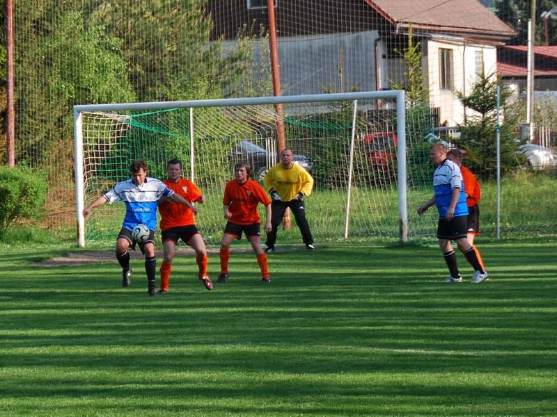 Z utkání okresního přeboru Suchdol - Malešov (2:5)