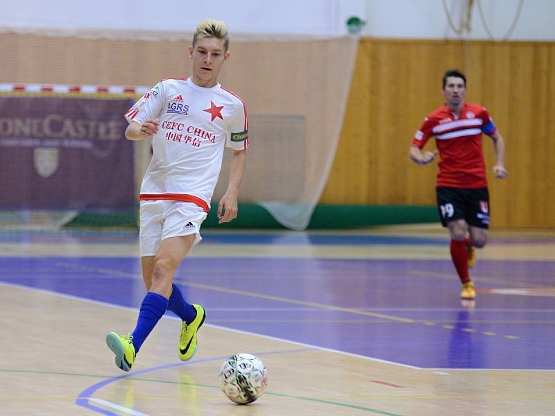 2. kolo Chance futsal ligy: FC Benago Zruč n. S. - SK Slavia Praha 6:3, 16. září 2016.