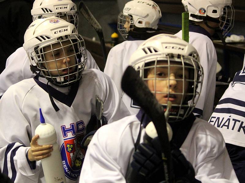 Hokejové mistrovské utkání krajské ligy mladších žáků: SK Sršni Kutná Hora - HC Benátky nad Jizerou 2:5 (1:1, 1:2, 0:2).