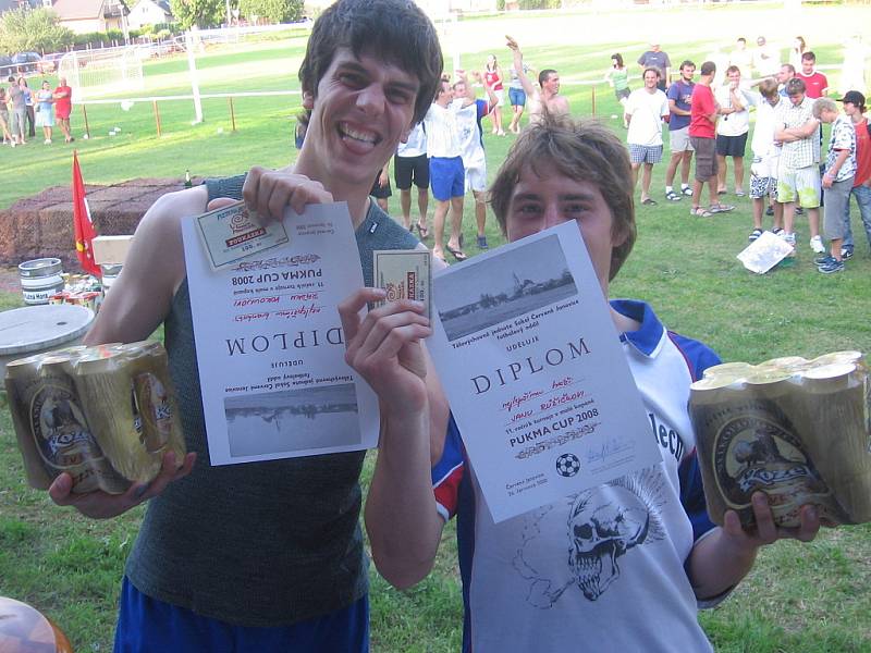 Červenojanovický Pukma Cup 2008 - nejlepší brankář turnaje Radek Vokoun (vlevo) a nejlepší hráč turnaje Jan Růžička, oba hráči Restaurace Na Valech.