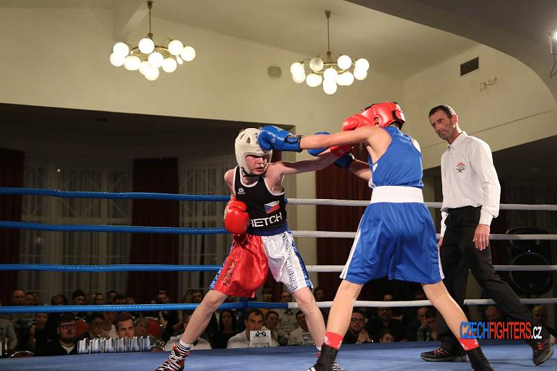 Kutnohorští boxeři Sebastien Macháček a Tomáš Laube vybojovali na galavečeru v Poděbradech dvě výhry.