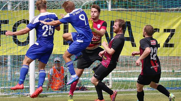 Z pohárového utkání TJ Sokol Libiš - FK Čáslav 0:2 (0:2).