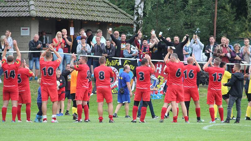 Fotbalová III. třída: TJ Sokol Červené Janovice - TJ Sokol Vlkaneč 11:1 (9:0).