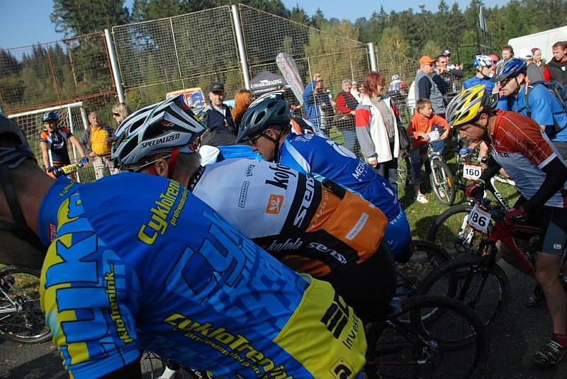 Galaxy Zručský MTB maraton se startem v Kácově.