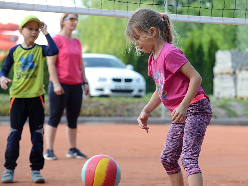 Mladí volejbalisté trénovali ve středu 20. května 2020 ve svém areálu na Klimešce.