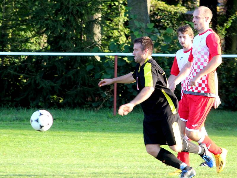 Fotbalová III. třída: TJ Sokol Červené Janovice - TJ Viktoria Sedlec B 3:1 (2:1).