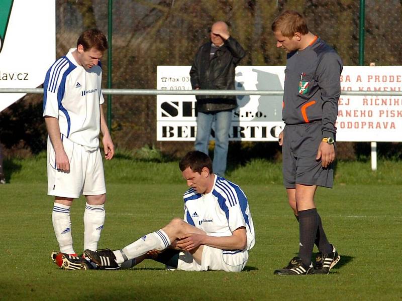 Fotbal: Zbraslavice - Trhový Štěpánov, 17. dubna 2010