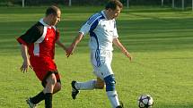 Fotbal: Zbraslavice - Trhový Štěpánov, 17. dubna 2010