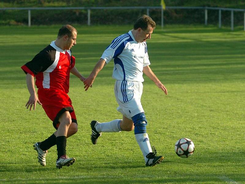 Fotbal: Zbraslavice - Trhový Štěpánov, 17. dubna 2010