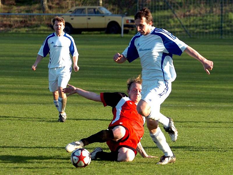 Fotbal: Zbraslavice - Trhový Štěpánov, 17. dubna 2010