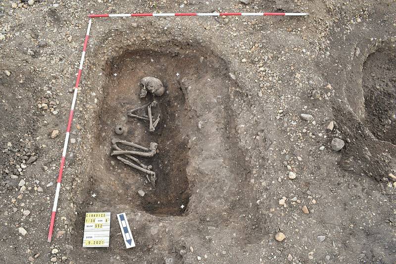 Z archeologického průzkumu při výstavbě obchvatu Církvice.