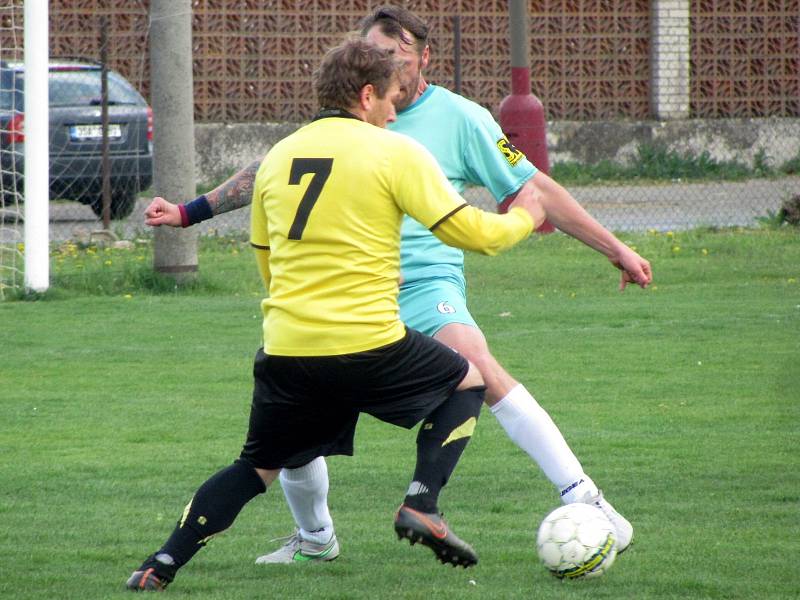 Fotbalová III. třída: TJ Sokol Červené Janovice - AFK Kácov 0:8 (0:3).