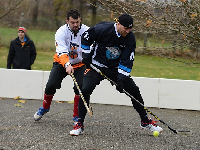 Druhý ročník charitativního turnaje v zabarákovém hokeji Šíša Cup se uskutečnil 25. listopadu v Kutné Hoře.
