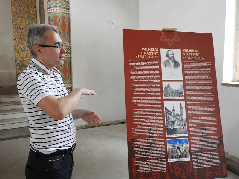 Klára Horáčková vystavuje v čáslavské synagoze.