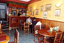 Stylově zařízená kavárna hotelu Garni v centru Kutné Hory je bez cigaretového kouře.