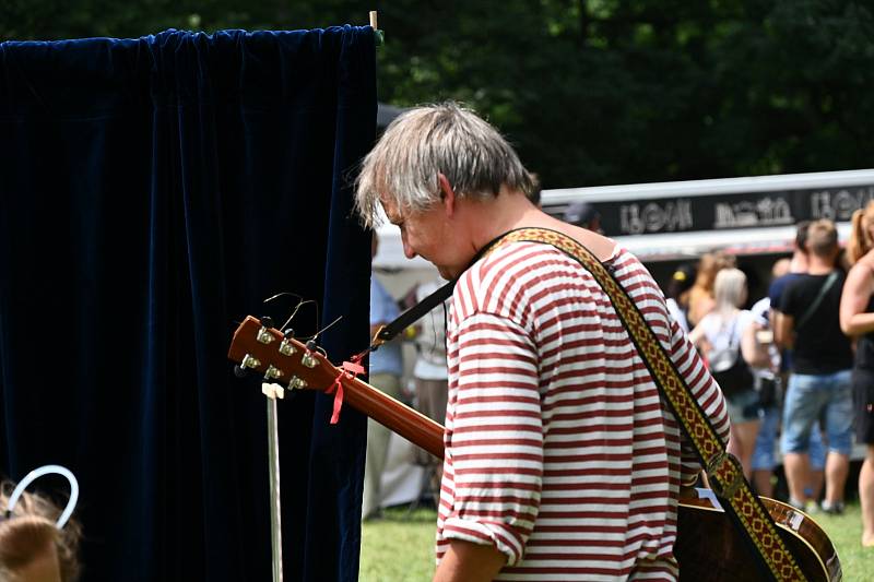 Ze Street food festivalu 2021 na Kačině.