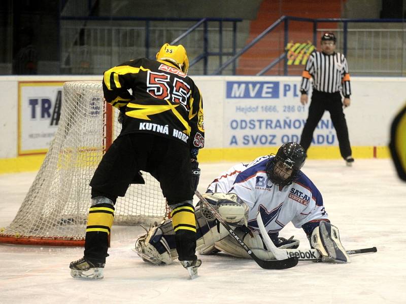 Hokejisté SK Sršni Kutná Hora porazili Hvězdu Kladno, 6. října 2013.