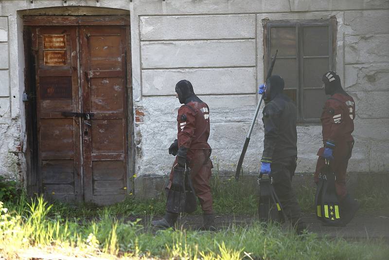 Policejní pátrání po dvou pohřešovaných mladících u jezu na řece Sázavě mezi Otryby a Soběšínem.