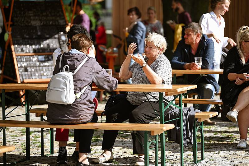 Park pod Vlašským dvorem se dočkal slavnostního otevření.