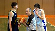 Druhý zápas basketbalového semifinále KP1: Kutná Hora - Benešov B, 11. dubna 2010.