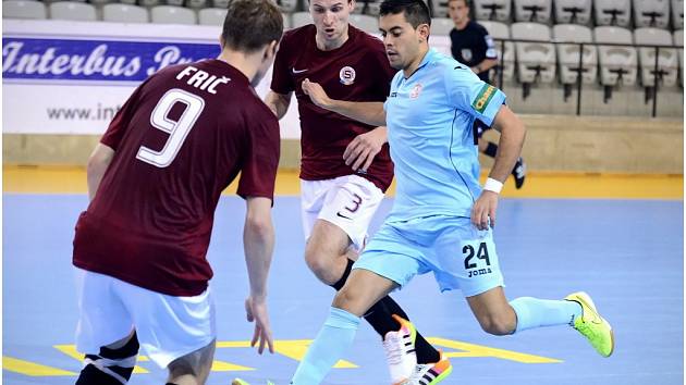 2. kolo CHANCE futsal ligy: Sparta Praha - FC Benago Zruč n. S. 5:3.