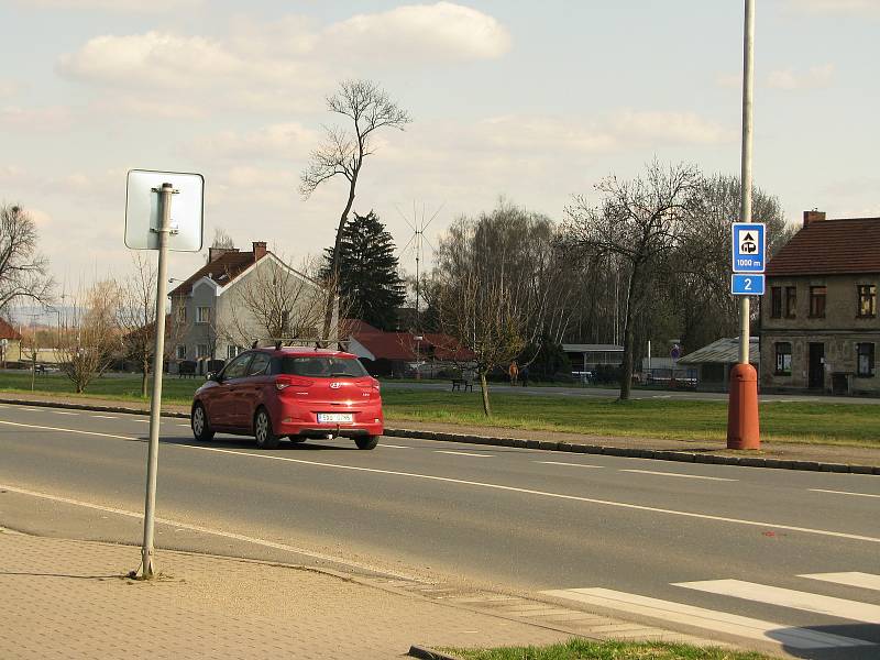 O velikonoční neděli by v těchto místech duněly kolotoče Sedlecké pouti.