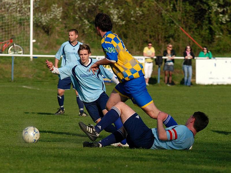 18. kolo okresního přeboru: Kaňk - Sedlec, 24. dubna 2010.