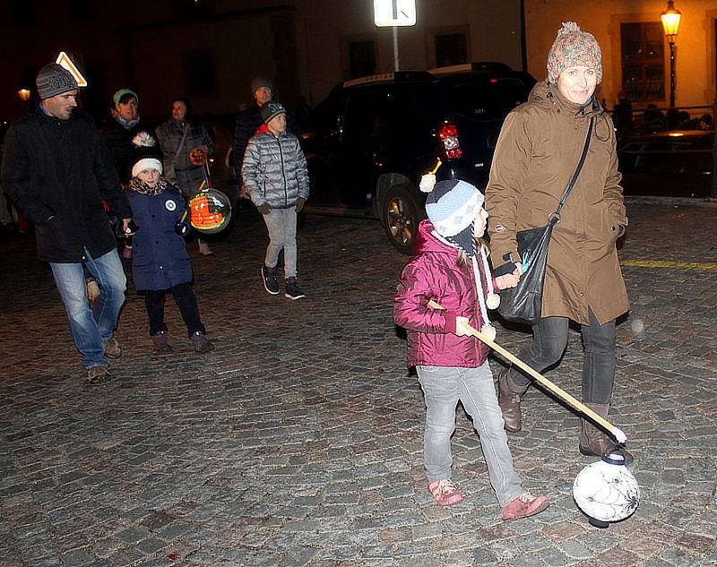 Svatomartinský průvod prošel centrem města.