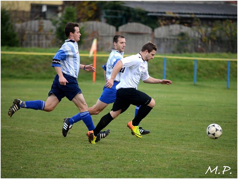 12. kolo okresního fotbalového přeboru: Nové Dvory - Sedlec 0:2, 10. listopadu 2013.