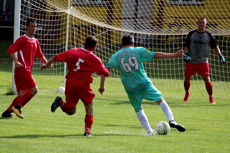 Fotbalová III. třída: TJ Sokol Červené Janovice - TJ Sokol Horušice 5:0.