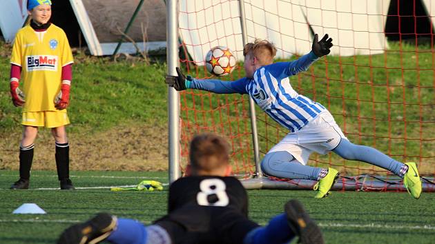 Okresní pohár fotbalových starších přípravek: FK Čáslav A - FK Čáslav B 12:7 (4:2).