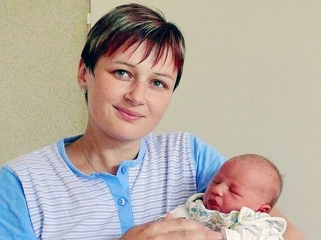 Anetka Matoušková se narodila 21. srpna v Čáslavi. Vážila 3800 gramů a měřila 50 centimetrů. Doma v Hostačově ji přivítá maminka Miroslava, tatínek Jiří a bráška Jiříček .