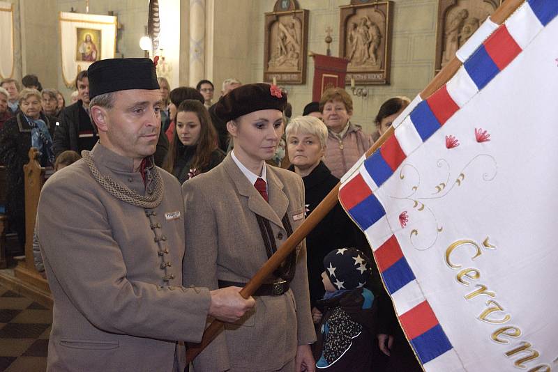 Svěcení sokolského praporu v Červených Janovicích.