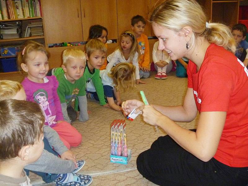 Z návštěvy zubních mediček v  Mateřské škole Sluníčko v Benešově ulici v Kutné Hoře.