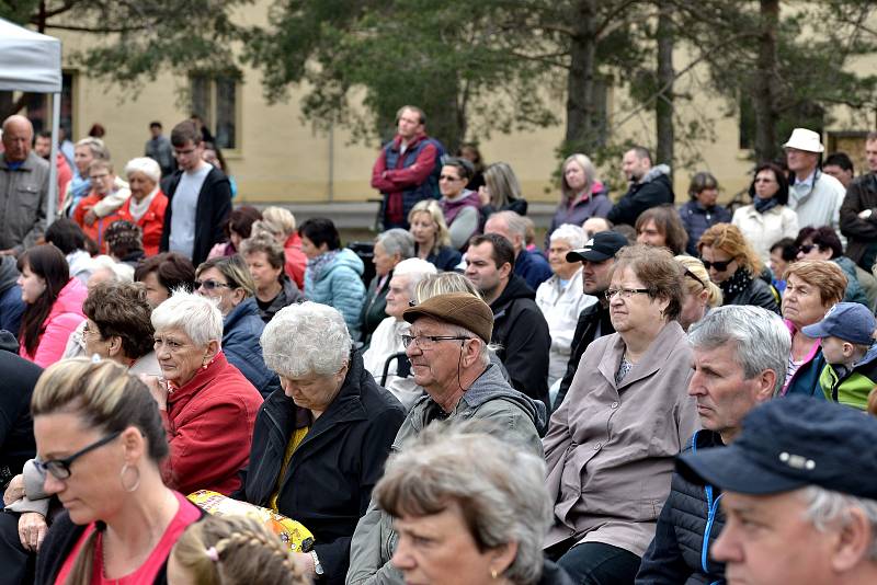 Prvomájový koncert pořádala Základní umělecká škola Uhlířské Janovice.