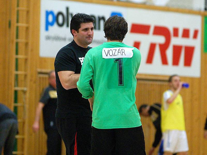 13. kolo Jetbull futsal ligy: Benago Zruč - Tango Brno, 4. prosince 2010.