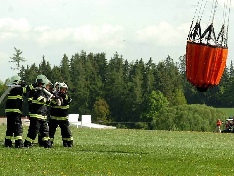 Hasičské cvičení Zbraslavice. 10.5. 2012